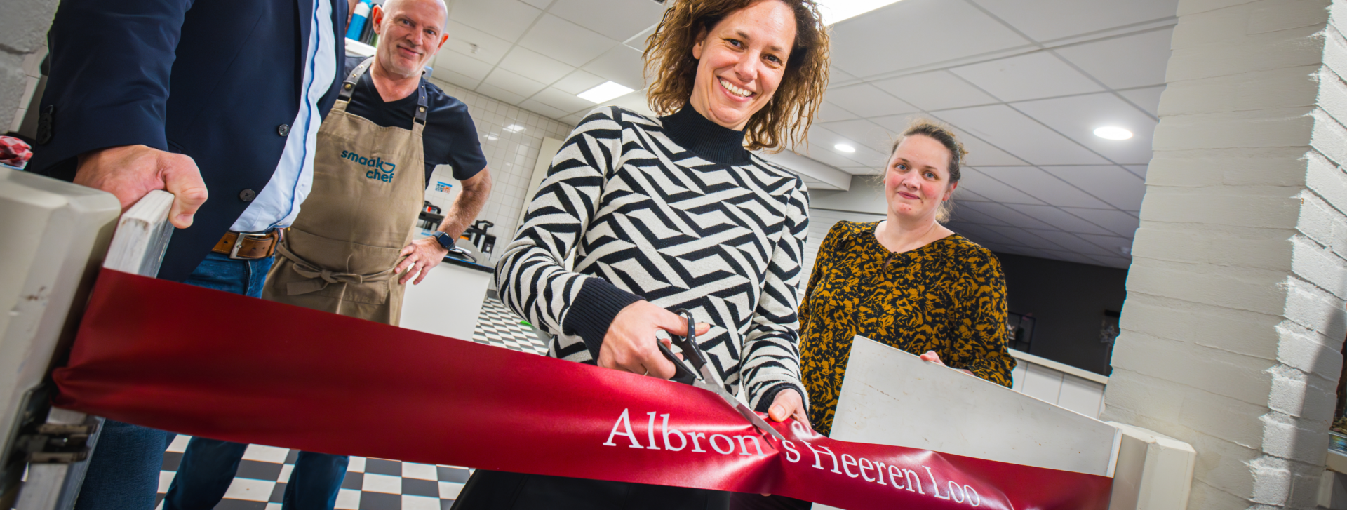 Smaakchef bereidt een verse maaltijd voor bewoners van De Rank van 's Heeren Loo