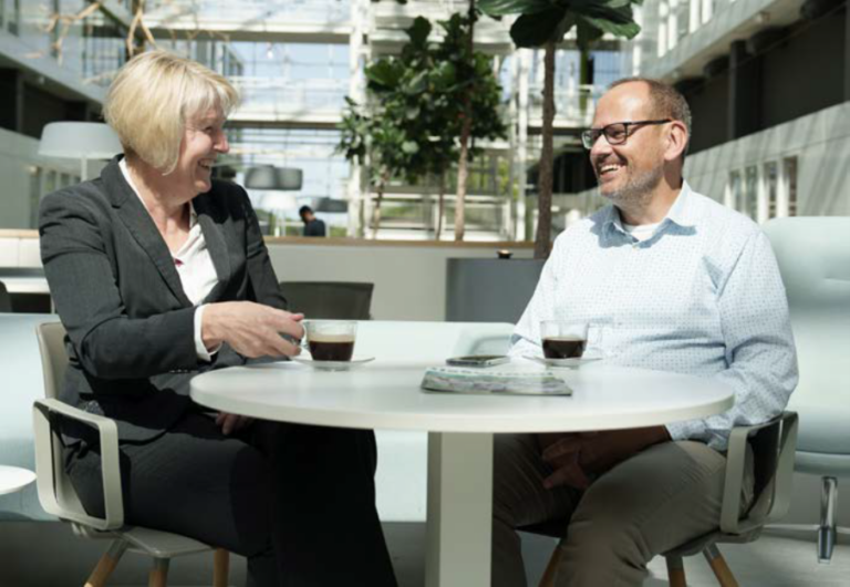 Medewerkers van IJsselland Ziekenhuis en Albron vieren 10 jaar succesvolle samenwerking